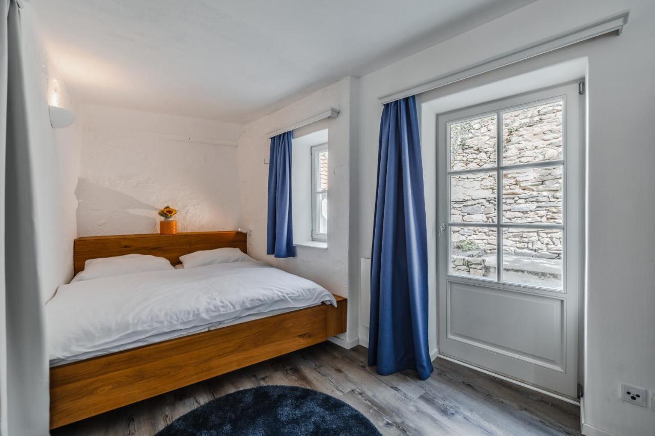 Smile Apartments Zum Goldenen Strauss デュルンシュタイン エクステリア 写真