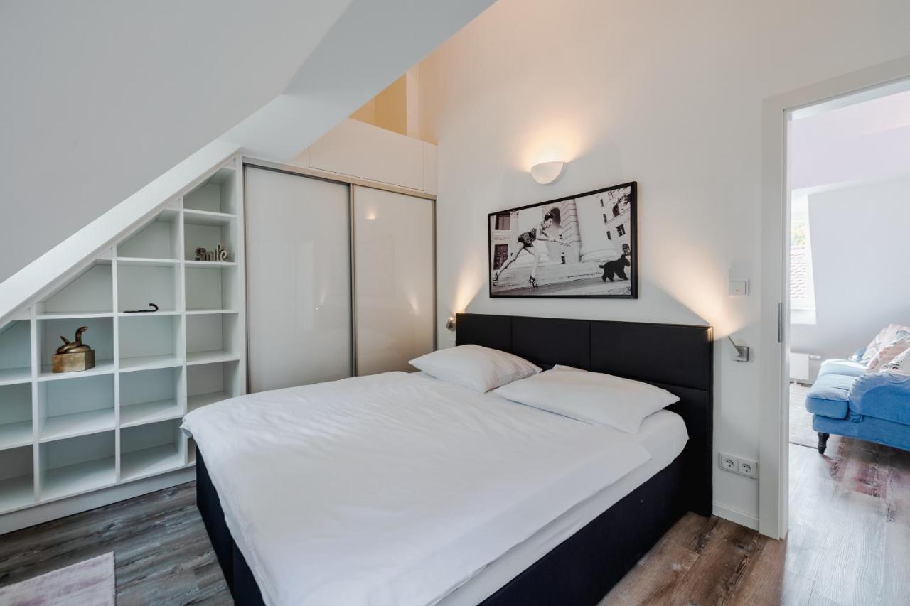 Smile Apartments Zum Goldenen Strauss デュルンシュタイン エクステリア 写真